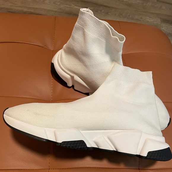 Balenciaga speed trainers in white, size 10 or EU(43) good condition - Picture 2 of 6
